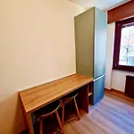 Continental - One Minute Trains Stations - Center Apartment *
