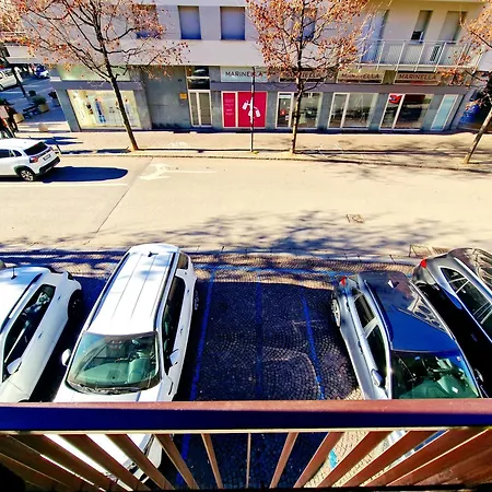 Continental - 3 Bedrooms - 60 Steps Train Stations & Balcony تيرانو